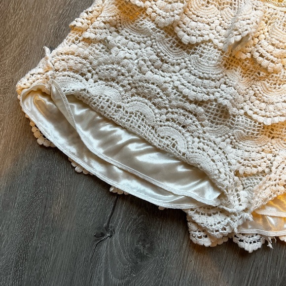 ruffle skirt w/ shorts underneath - Picture 2 of 2